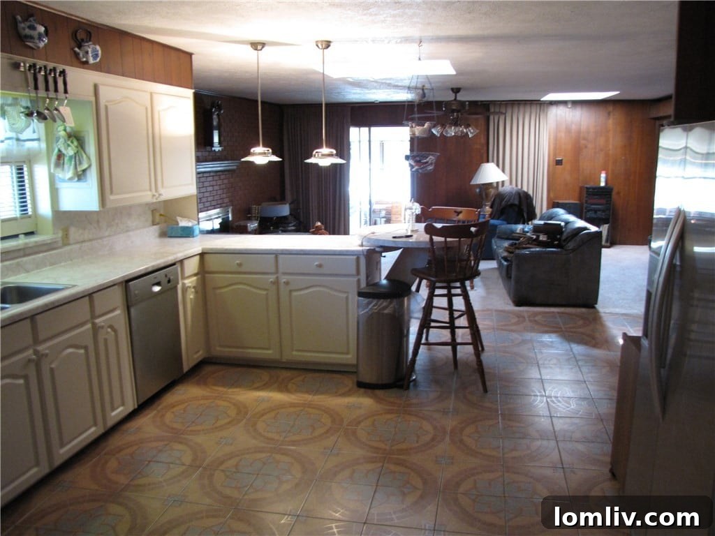 Kessler Parkway Kitchen Bar Area