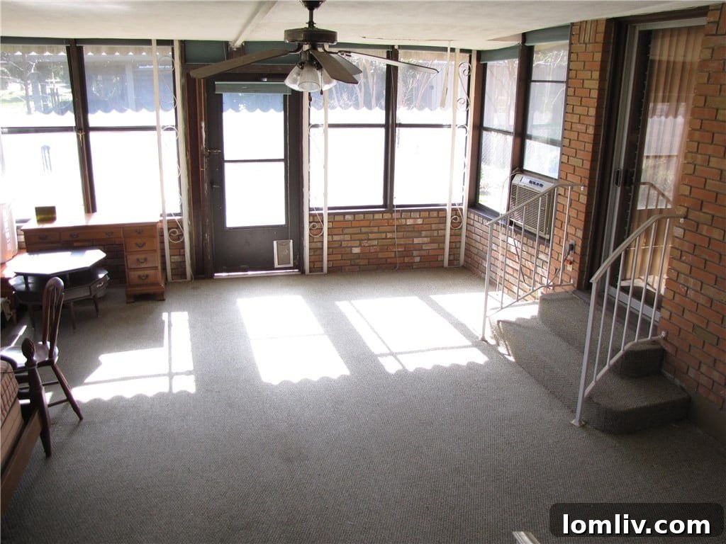 Kessler Parkway Interior Porch