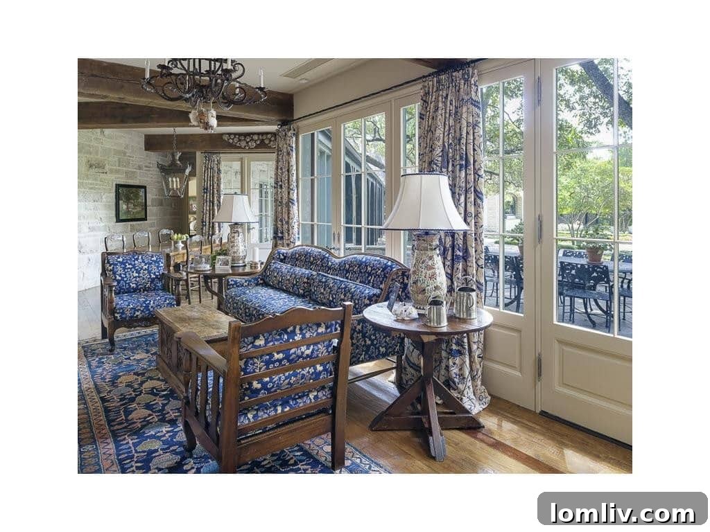 Lee Trevino Dallas Home Interior Hallway