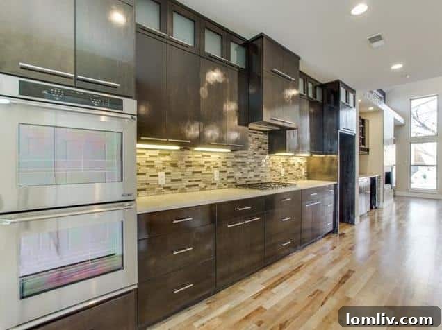 8623 San Leandro Kitchen - Gourmet Chef's Kitchen with Island