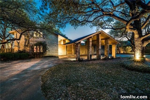Your Weekend Passport to 5 Stellar Dallas Open Houses 3 Exterior view of 6868 Meadowcreek Drive, blending Midcentury architecture with contemporary updates