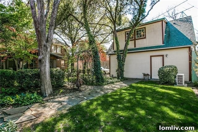 Charming rear screened patio perfect for outdoor relaxation at 6021 Mercedes Ave