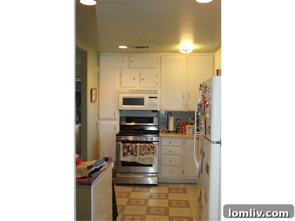 Modern Kitchen with Stainless Steel Appliances and Ample Storage
