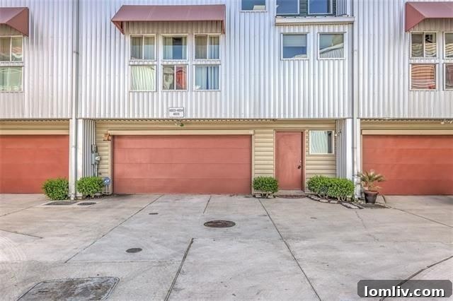 4603 Lester Drive - Entryway View