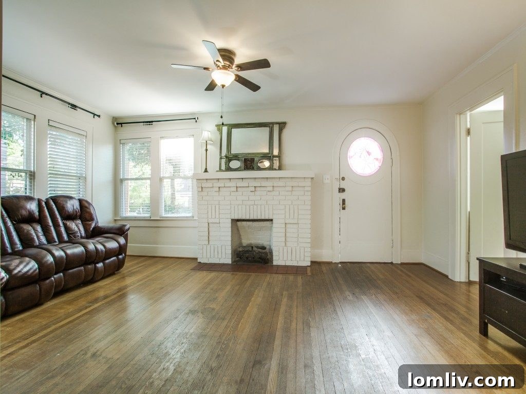 Lack of window dressings and accessories in a home signals to buyers that the sellers might be open to negotiation, as noted by Felber.