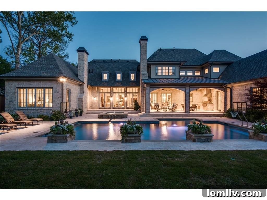 Outdoor Living Area with Fireplace