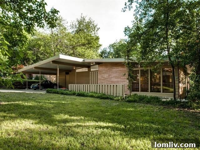 2210-Saint-Francis-a