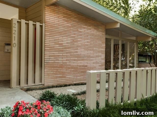 2210-Saint-Francis-a