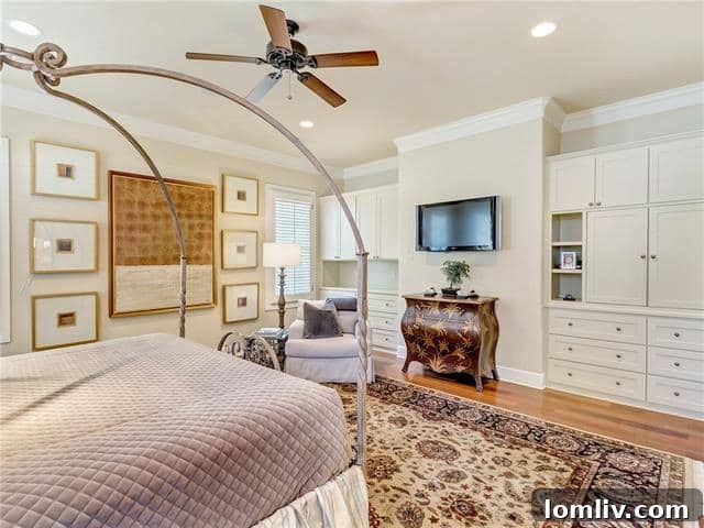 Spacious Master Bedroom Seating Area - 1615 Carleton, Fort Worth