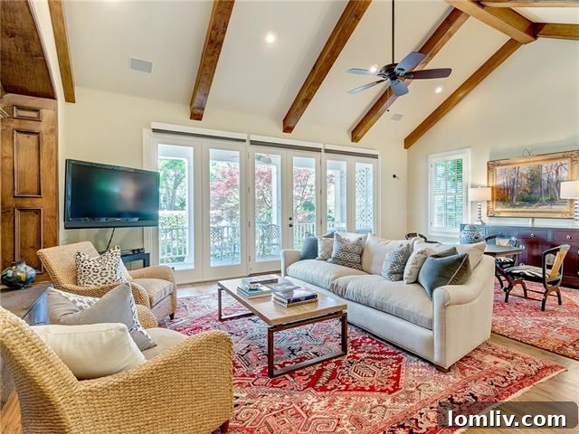 Spacious Family Room with Vaulted Ceilings - 1615 Carleton, Fort Worth