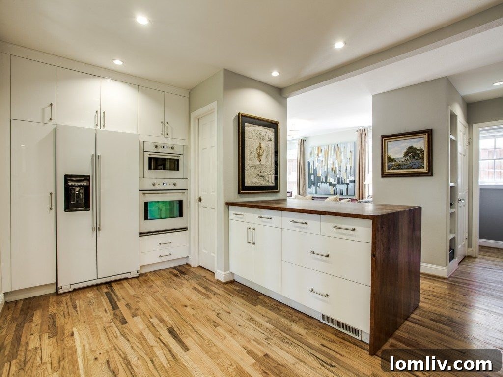 Kitchen Island with Breakfast Bar and Prep Space