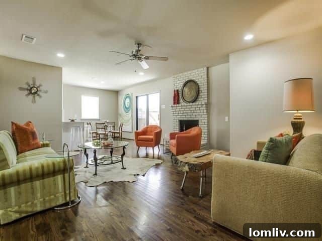 Love at First Sight: Dallas Open Houses This Weekend 19 Open concept living area with refinished red oak hardwood floors
