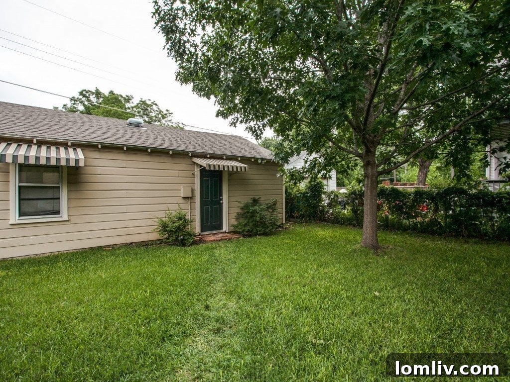 Guest cottage with kitchenette and full bath