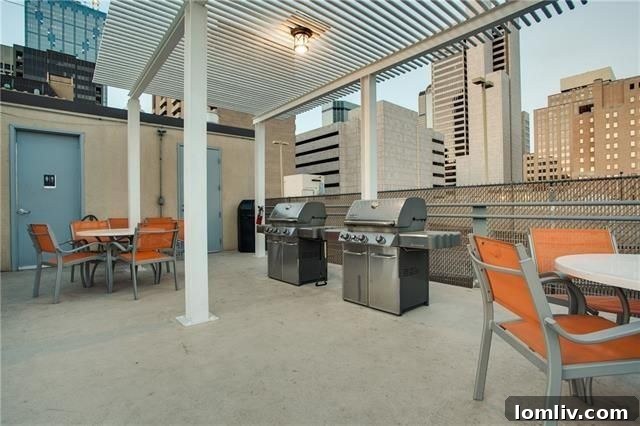 1122-Jackson-St-Apt-704-r