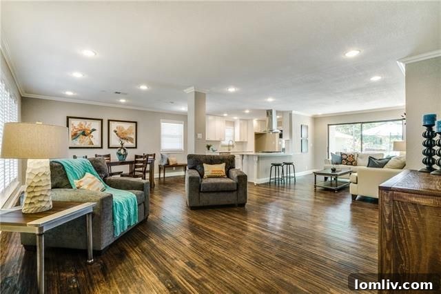 Stylish Dining Area with Hardwood Floors