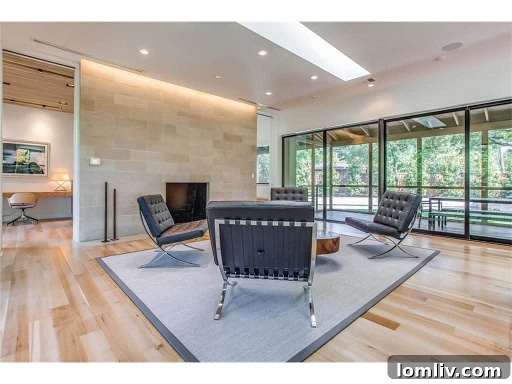 Welch Architecture - Seamless Indoor-Outdoor Flow in Dallas Luxury Home