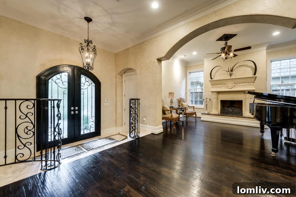 4517 Southern Avenue Girişi ve Garaj Kapıları