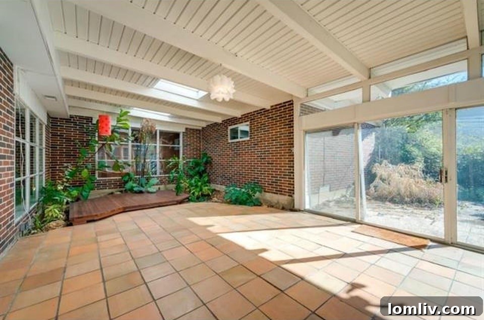 11023-Pinocchio-Sun-Room-Solarium