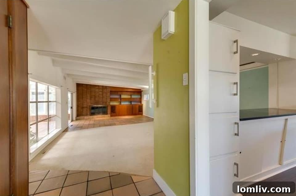 11023-Pinocchio-Entry-to-living