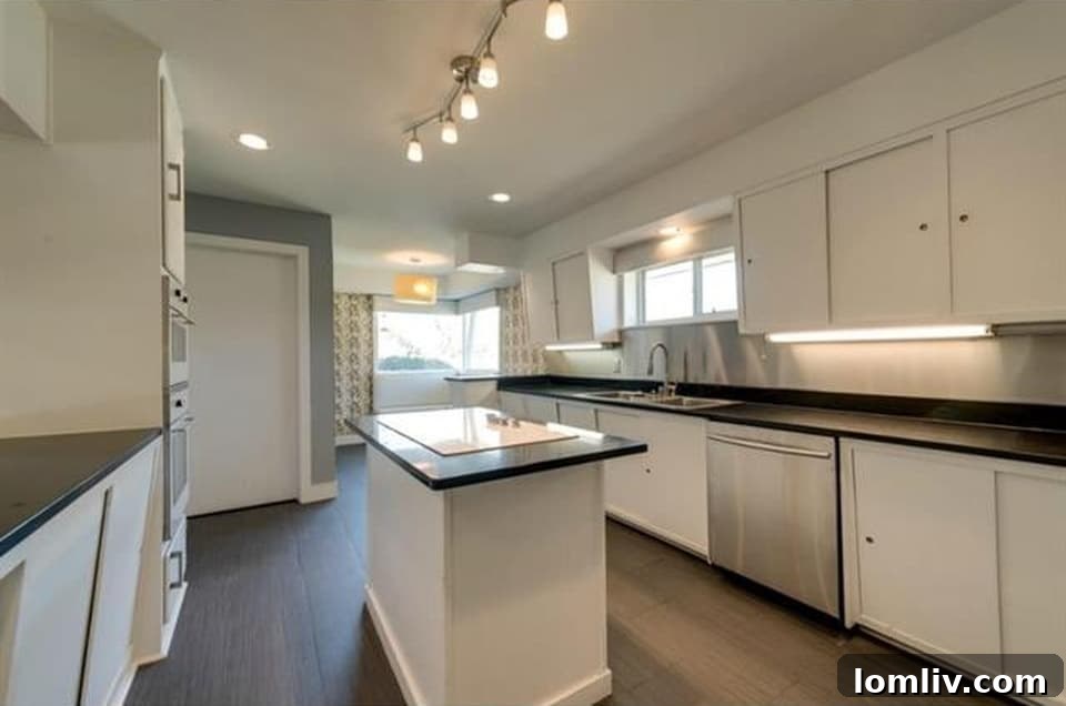 11023-Pinocchio-Kitchen