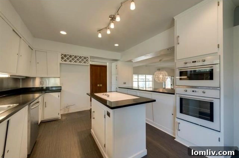 11023-Pinocchio-Kitchen-2