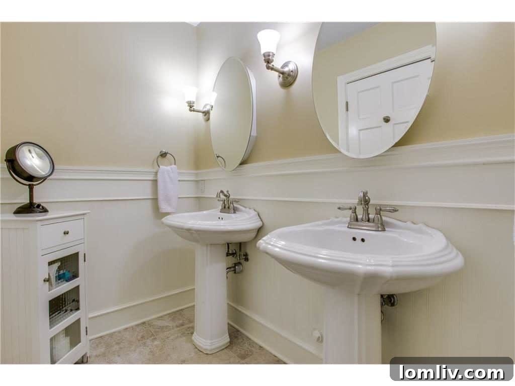 Charming Kessler Plaza Retreat: Prime Location, Exceptional Value 12 KESSLER-PLAZA-2510-W-10th-Street-Master-Bath-1024x768