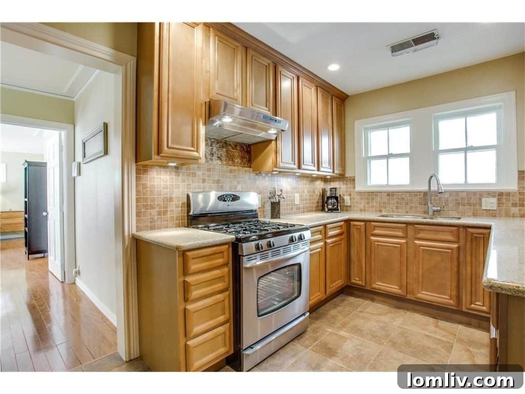 KESSLER-PLAZA-2510-W-10th-Street-Kitchen-2-1024x768