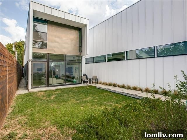 Architectural Excellence: Dallas Modern Townhome Tops Our Open House Guide 2 Modern architect-designed townhome in East Village, Dallas
