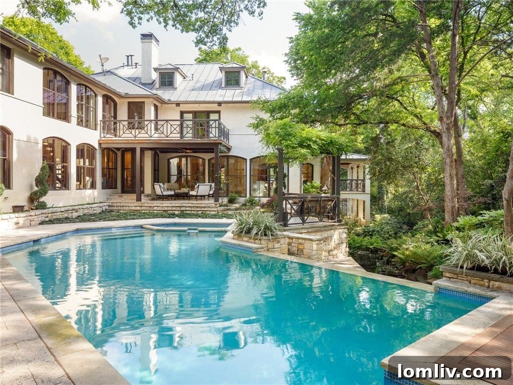 Negative-Edge Swimming Pool Overlooking the Creek