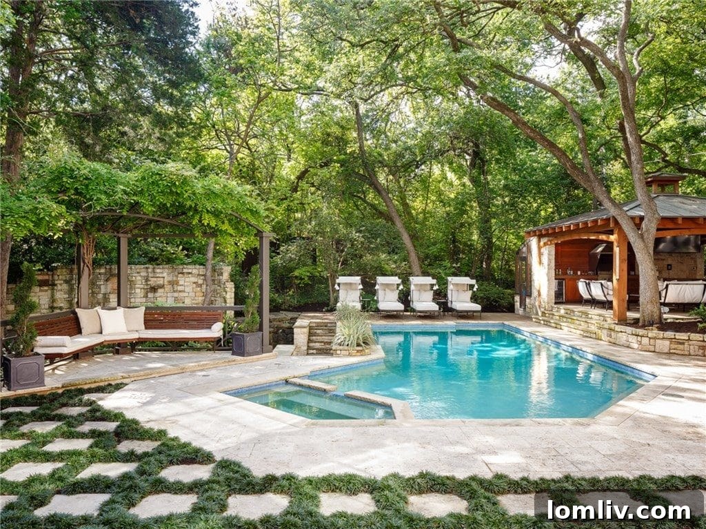 Elegant Outdoor Dining Space by the Pool