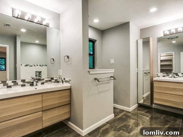 Lochwood-10551-Silverock-Master-Bath