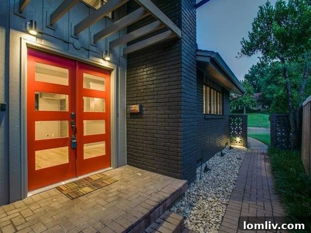 Lochwood-10551-Silverock-Front-Porch