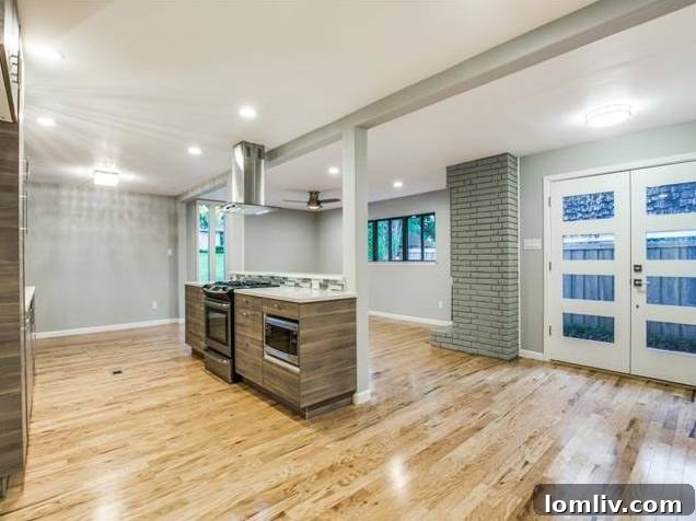 Lochwood-10551-Silverock-Entry-kitchen-Living