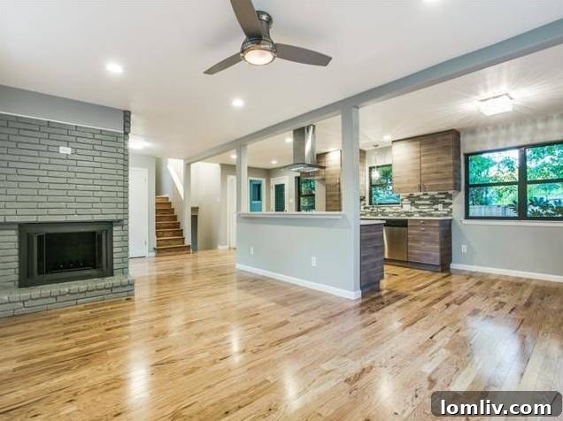 Lochwood-10551-Silverock-Living