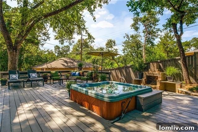 Lush landscaped backyard with mature trees, 927 W. Greenbriar Ln