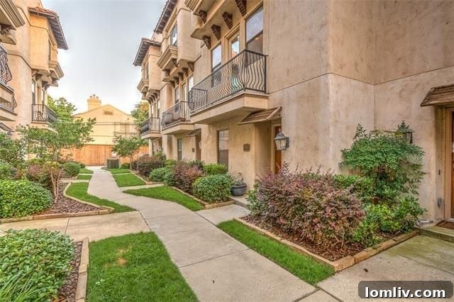 Modern living room with high ceilings, 3102-2 Ross Ave. Unit 3