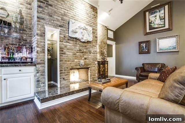 Loft Style Study or Flex Space 6411 Larmanda