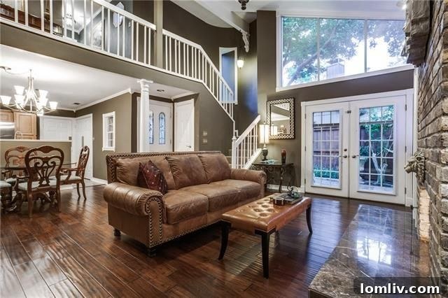 Dining Area Adjacent to Kitchen 6411 Larmanda St