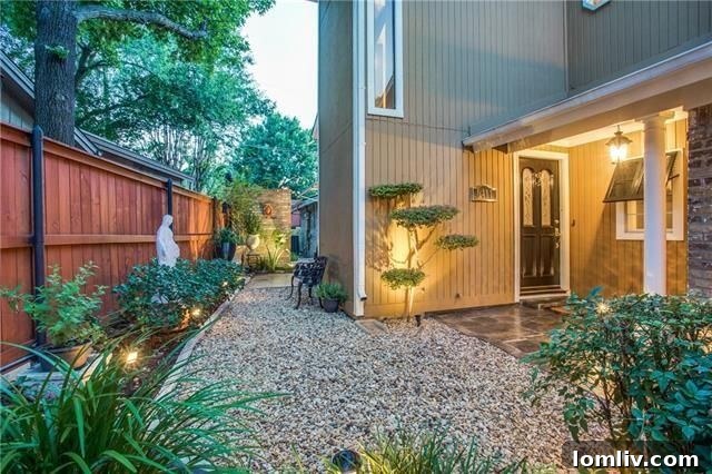 Second Full Bathroom 6411 Larmanda