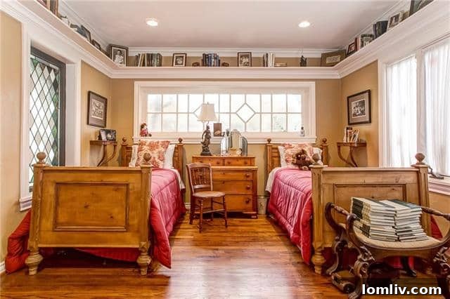 PropImgHandler - 3020 Simondale Bedroom 1