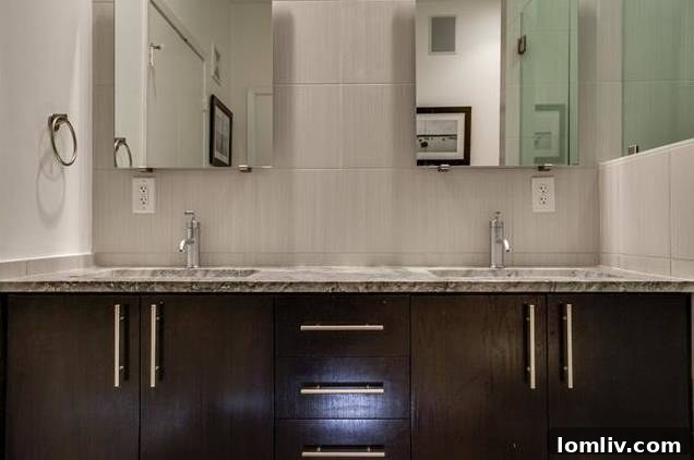 Cedars Condo Boasts Breathtaking Downtown Dallas Views 15 The Beat Lofts Unit 908 En-Suite Bath