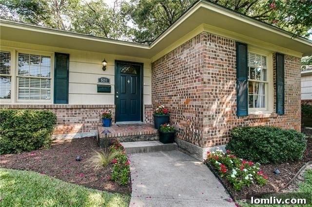 Inviting front porch and entrance to the Azalea Park cottage