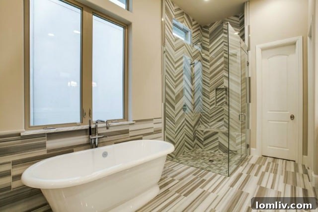 Bright and Spacious Secondary Bedroom with Ensuite