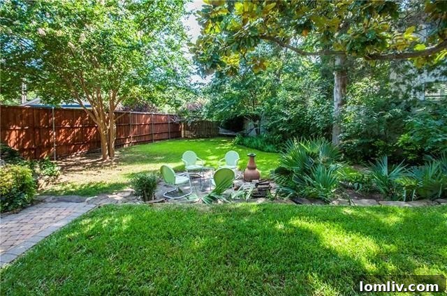 2000 Mayflower Stevens Park Estates - Spacious Backyard