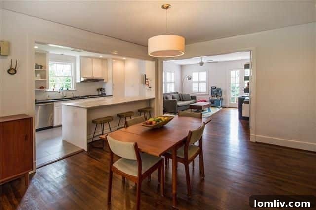 2000 Mayflower Stevens Park Estates - Dining and Kitchen View