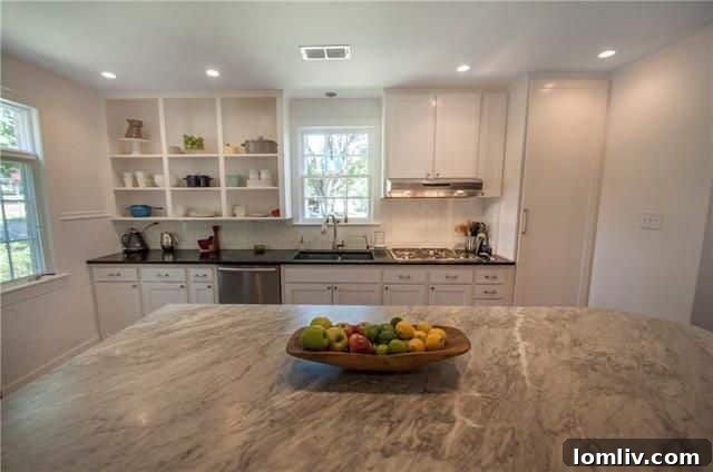 2000 Mayflower Stevens Park Estates - Modern Kitchen with Island