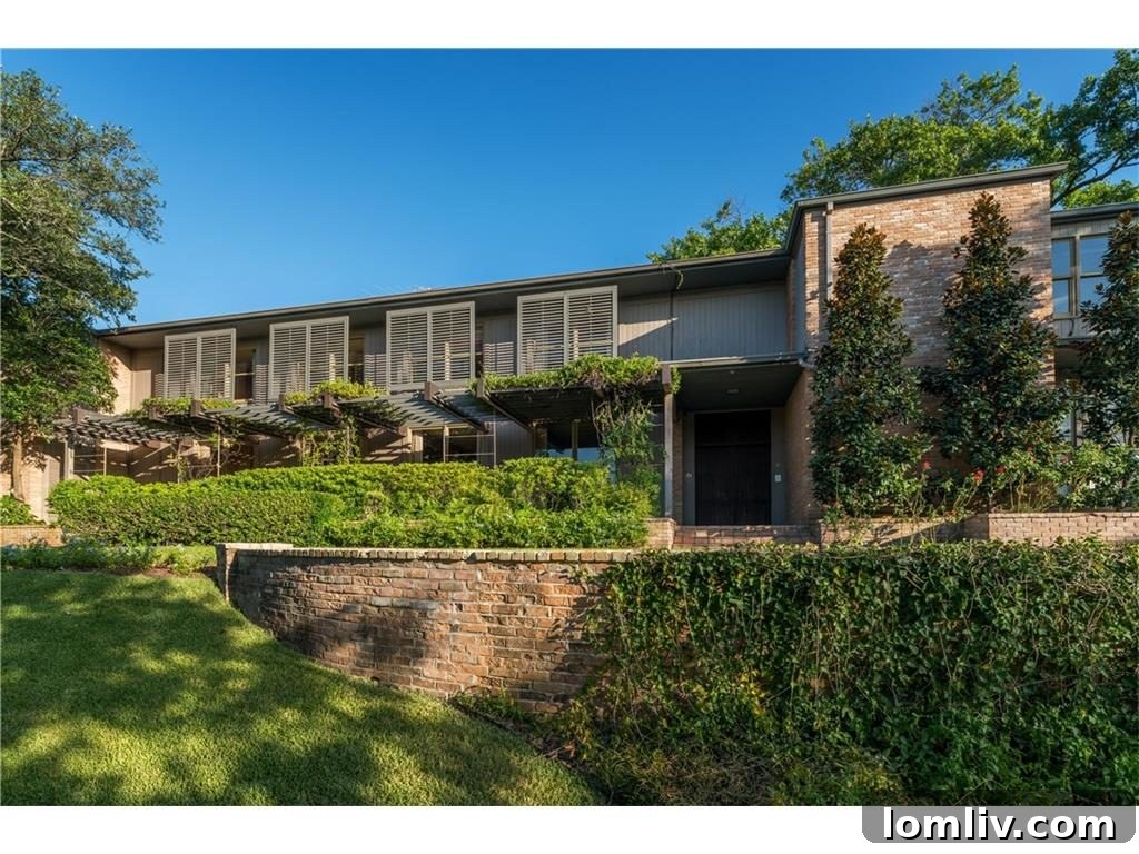 Exterior view of 3756 Armstrong Avenue, the Penson House