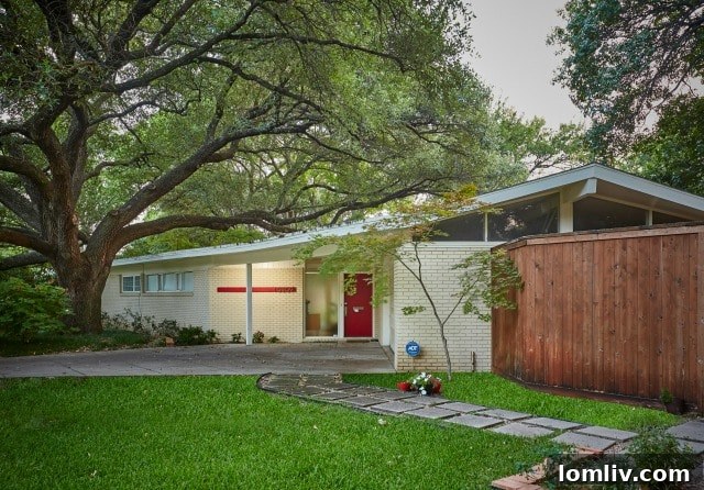 The Iconic Y House Exterior in Dallas, showcasing mid-century modern design