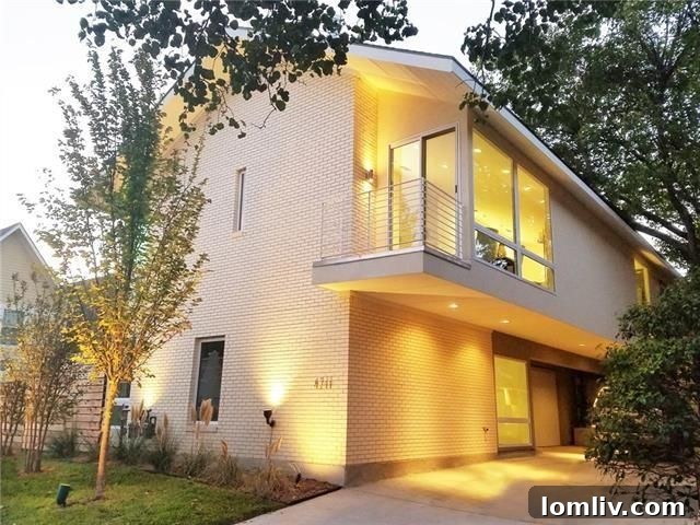 Radiant North Highlands Estate Steals the Show at Dallas Open Houses This Weekend 8 Modern exterior of the townhome at 4711 Live Oak St. Unit 1