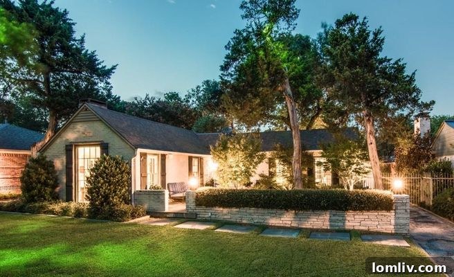 Charming East Kessler Park Cottage Exterior